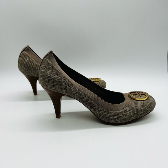 TORY BURCH 3” HEELS TAUPE & GOLD COLORS NICE CONDITION - Picture 4 of 10